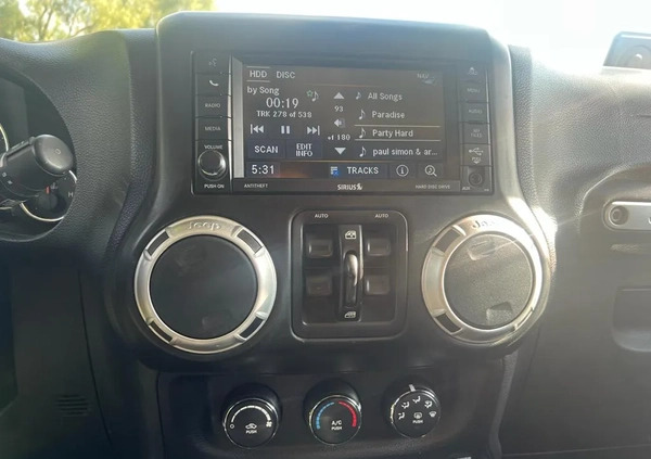 Jeep Wrangler cena 115000 przebieg: 147000, rok produkcji 2014 z Margonin małe 211